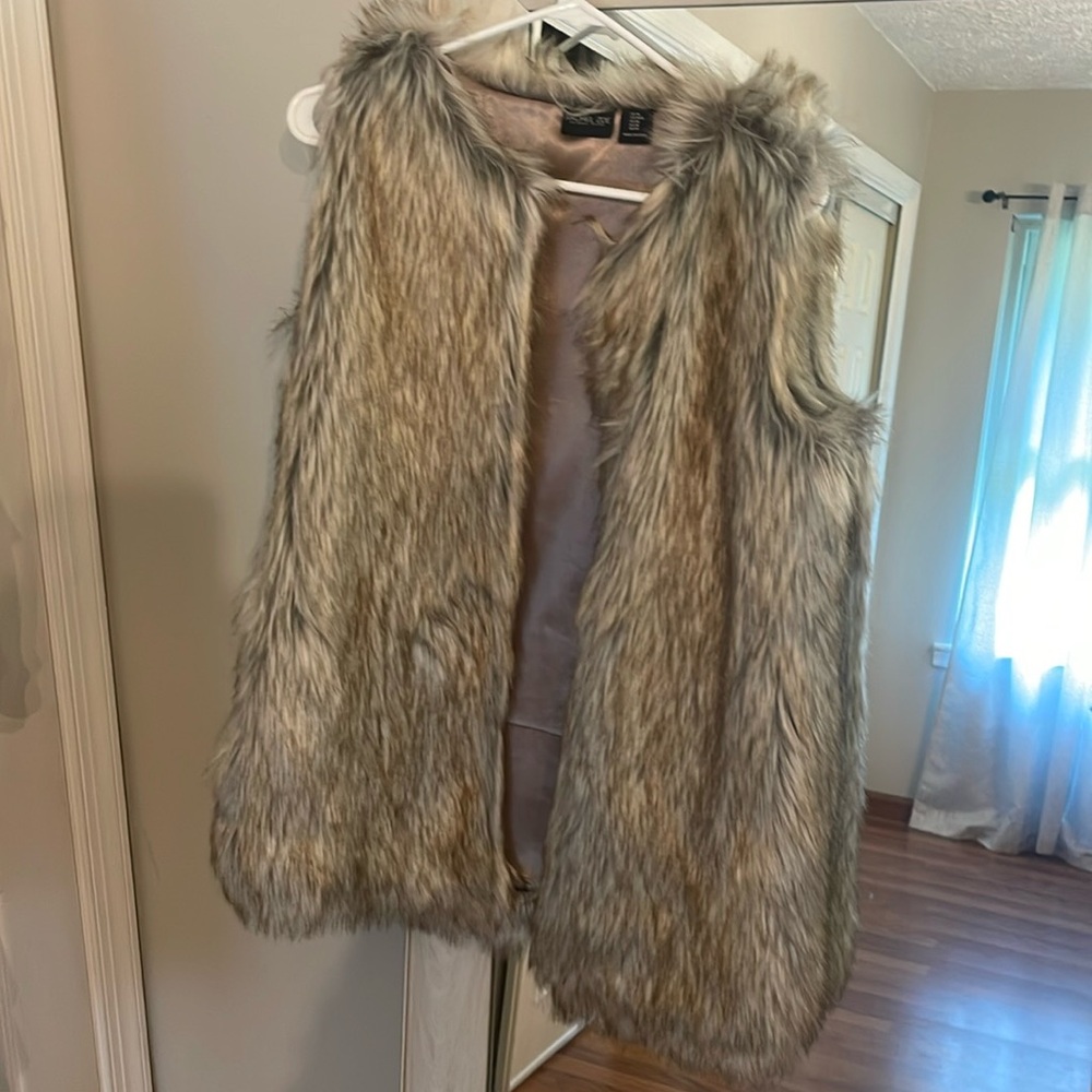 Fur vest